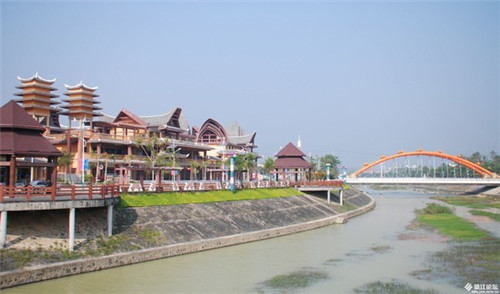 棕色适合客厅吗装修风格（客厅棕色家具配什么颜色窗帘）